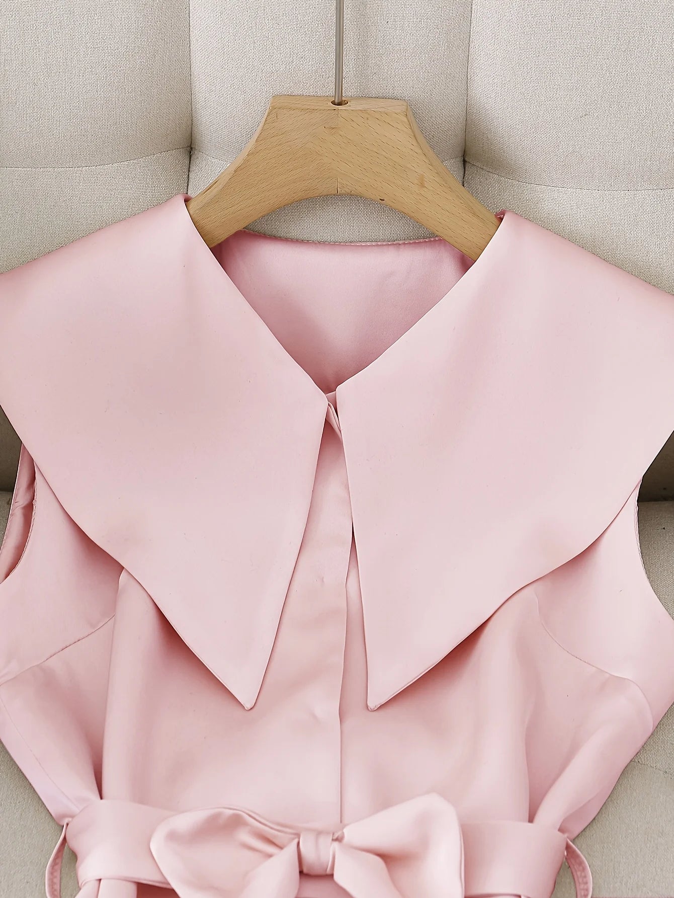 Fashionable, elegant, simple solid color sleeveless romantic date top and trousers two-piece set